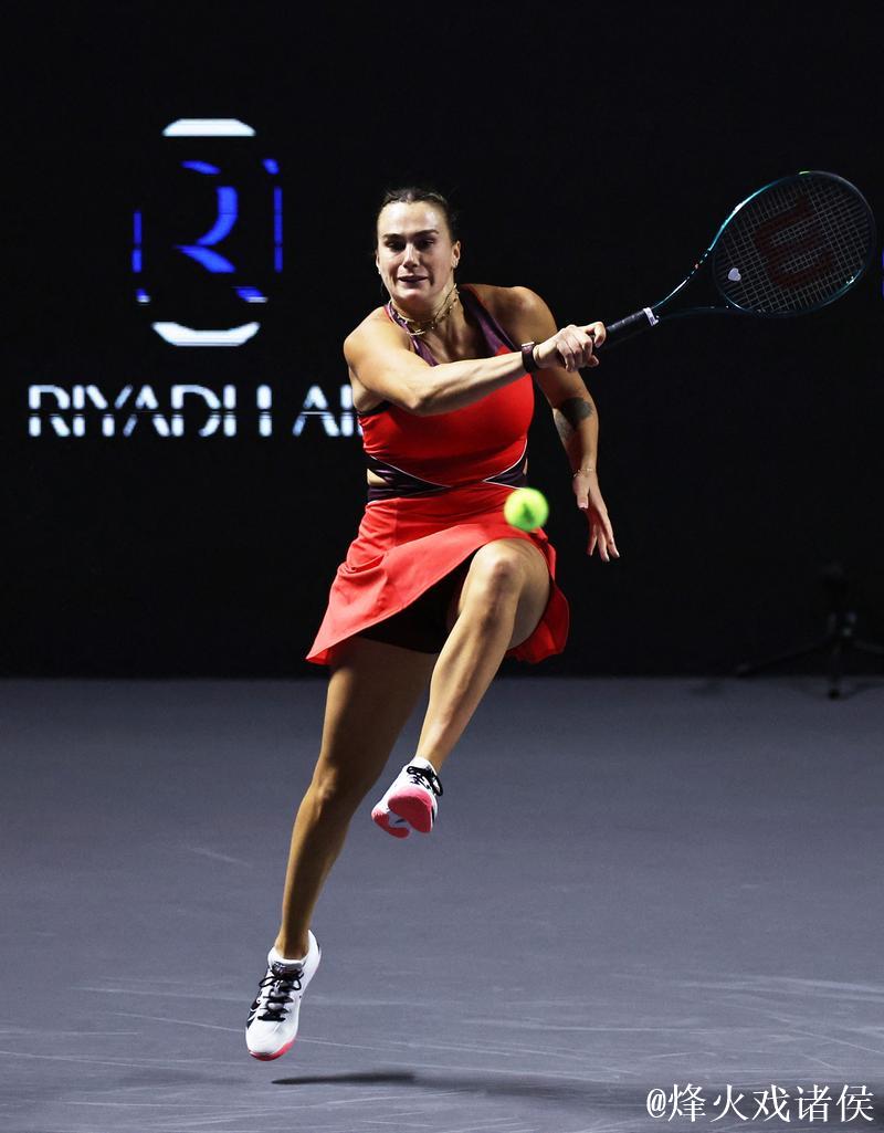 萨巴伦卡两盘完胜高芙，WTA总决赛四强出炉